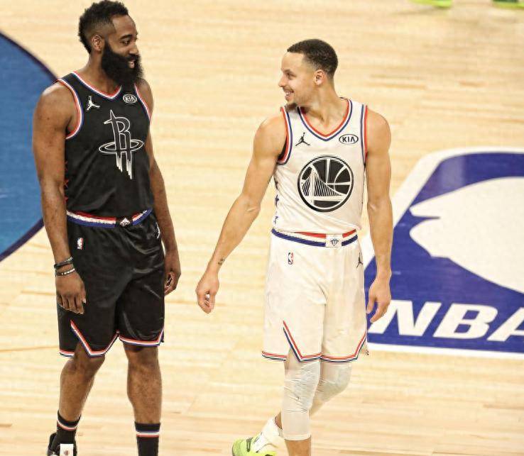 西蒙斯三巨头联手，浓眉哥得分突破，狂砍50分冲击季后赛！