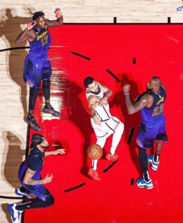 包含火箭爆发新星，冲击季后赛刷新纪录，湖人球队迎来希望！的词条